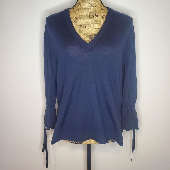 J Crew V- Neck 100% Merino Wool Sweater in Size S - Picture 2 of 12